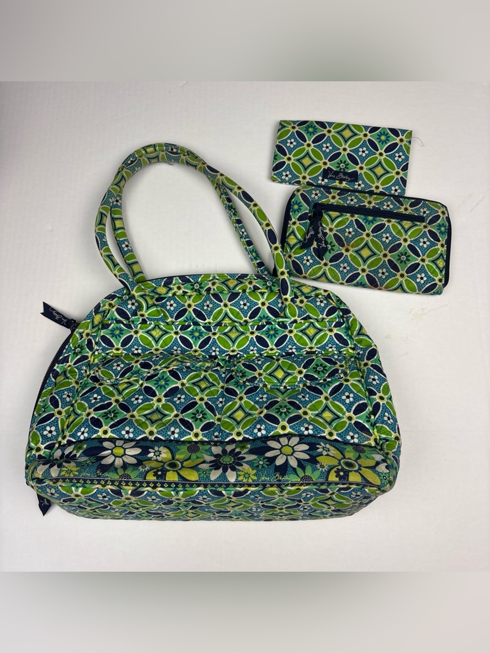 Vera Bradley Daisy Daisy Purse Wallet Checkbook Quilted Shoulder Bag Floral